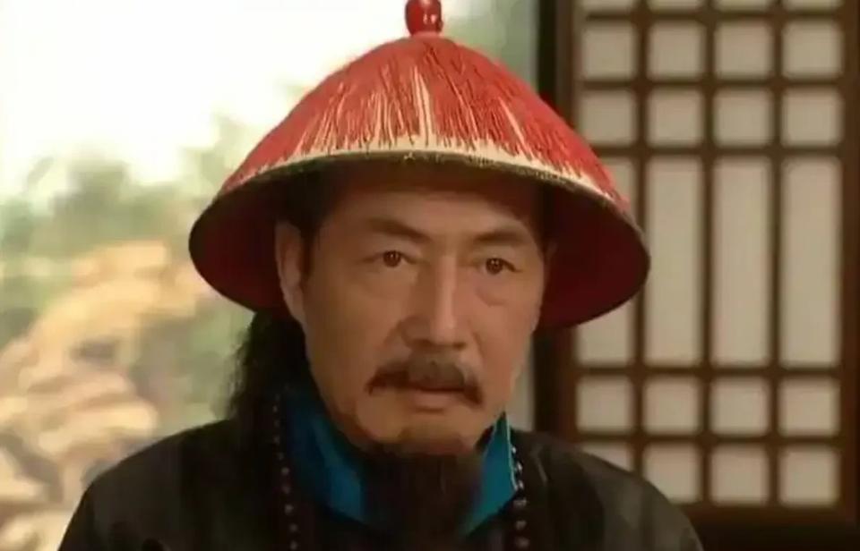 张廷玉老糊涂了，告老还乡前一直在下臭棋…主动申请告老还乡，这是第一步臭棋，让乾