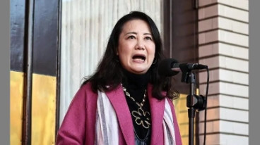 吴思瑶太可笑了，这个时候还说：台湾的事美国管定了。就因为美国众议院通过两个有