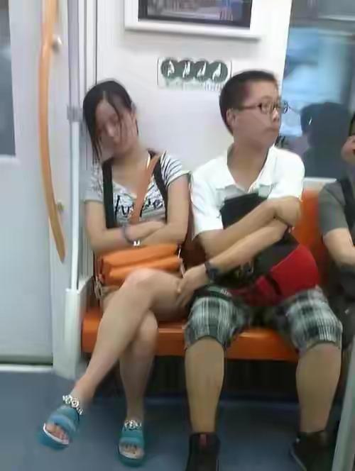 东京地铁惊现“痴汉打卡狂魔”：38岁男子7天3次锁定同个女高中生，被捕竟称“她是