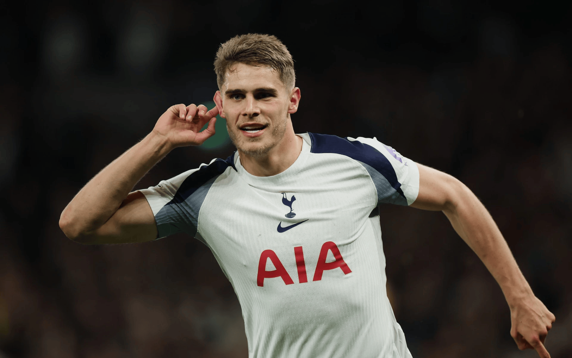 热刺准备跟范德文涨薪续约;认为他+罗梅罗英超最佳中卫组合