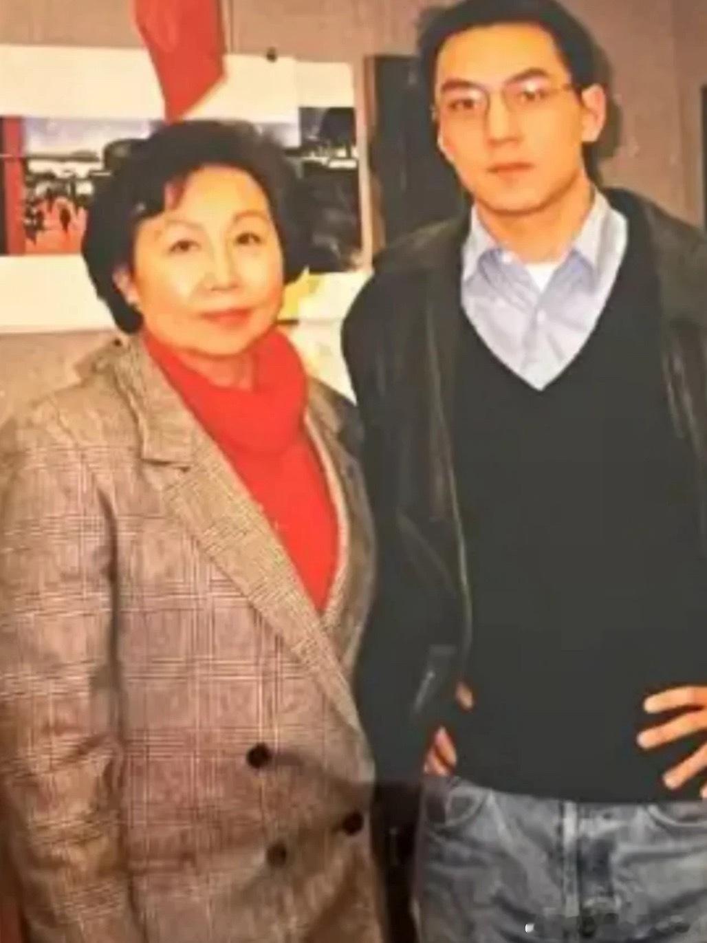原来吴彦祖的爸爸妈妈长这样啊