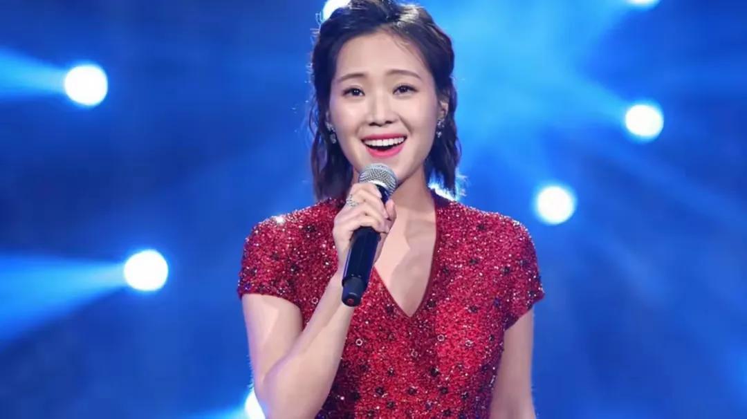 谢春芳彻底后悔了，《我的楼兰》全部下架！云朵遇到大事了，她演唱刀郎的所有歌曲