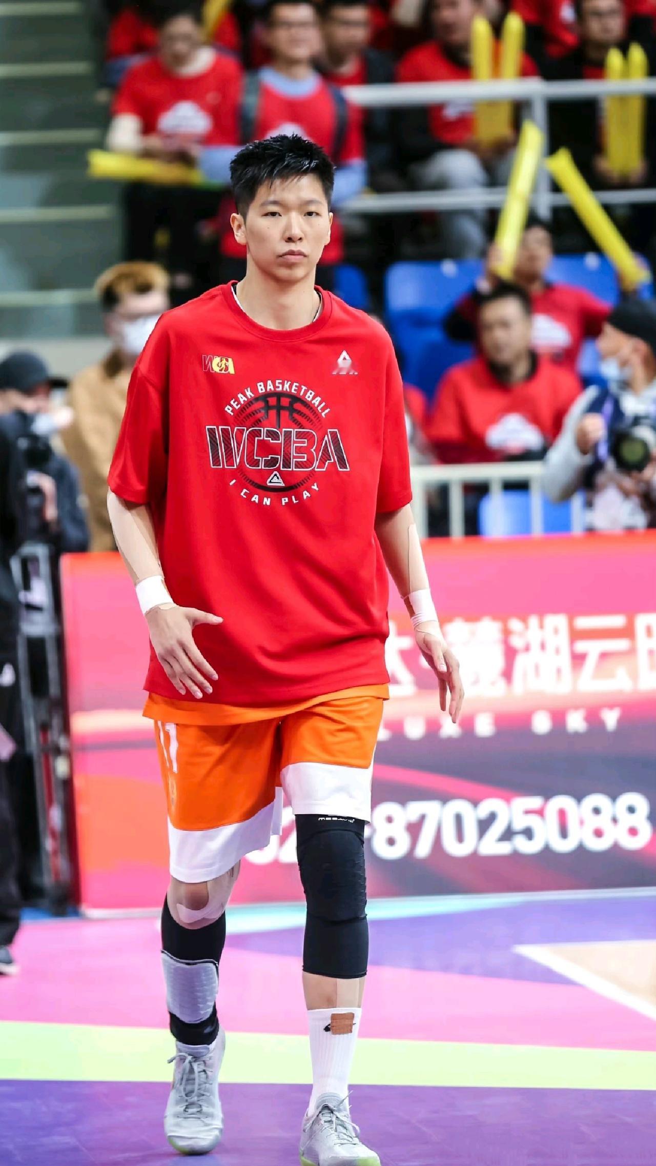 我觉得中国女篮最终大名单至少会有8个老队员！她们分别是：李梦、王思雨、韩旭、