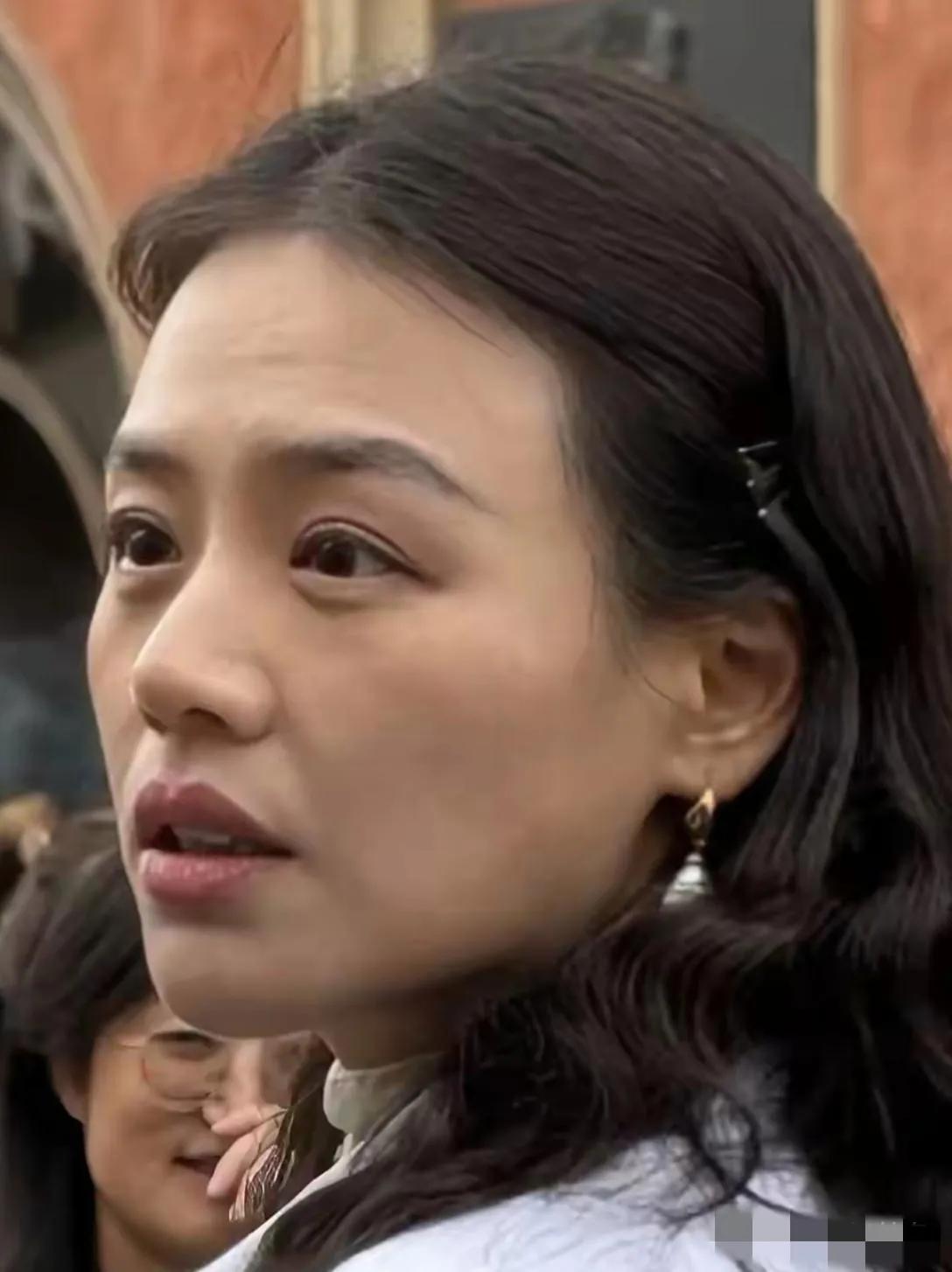 一直觉得马思纯长相过于普通，还有些对眼儿，演技亦不够出彩，你也有这种感觉吗？