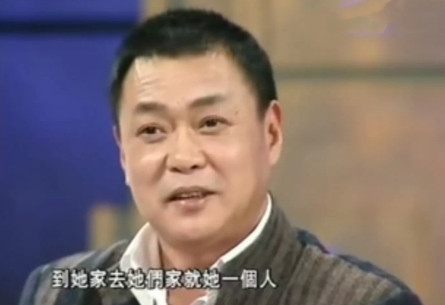 1982年，迟志强在南京拍摄《月到中秋》，当时刘晓庆和几个演员朋友也在南京，刘晓