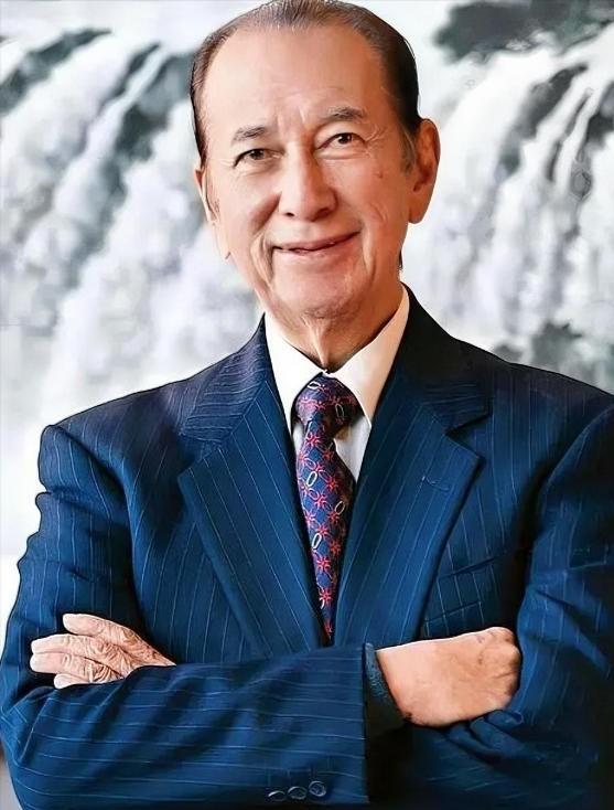 赌王何鸿燊生前曾讲过：“等你赢了2000万打算走时，赌场不会拦你。可就在你转身那