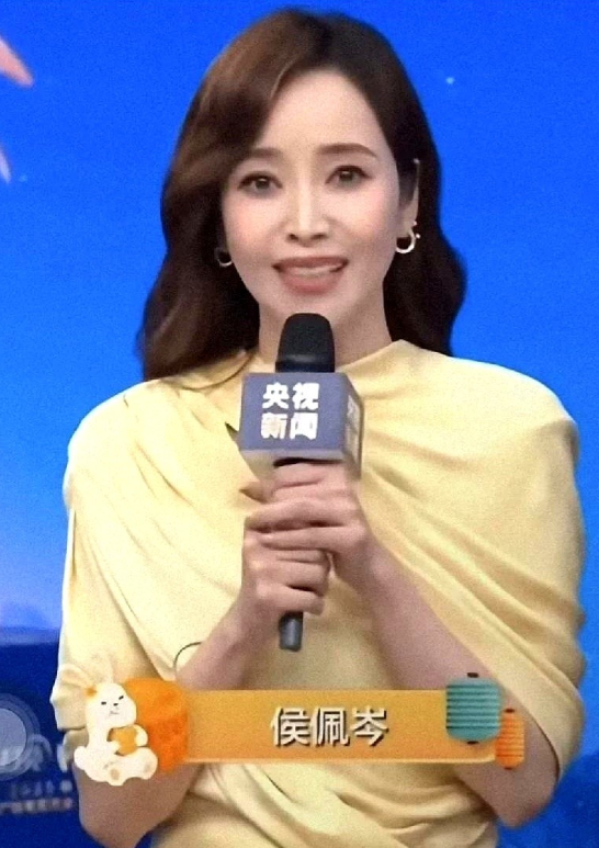 3.2的收视率，她怎么做到的？9月28日晚上，杭州大莲花里，侯佩岑一张口，中
