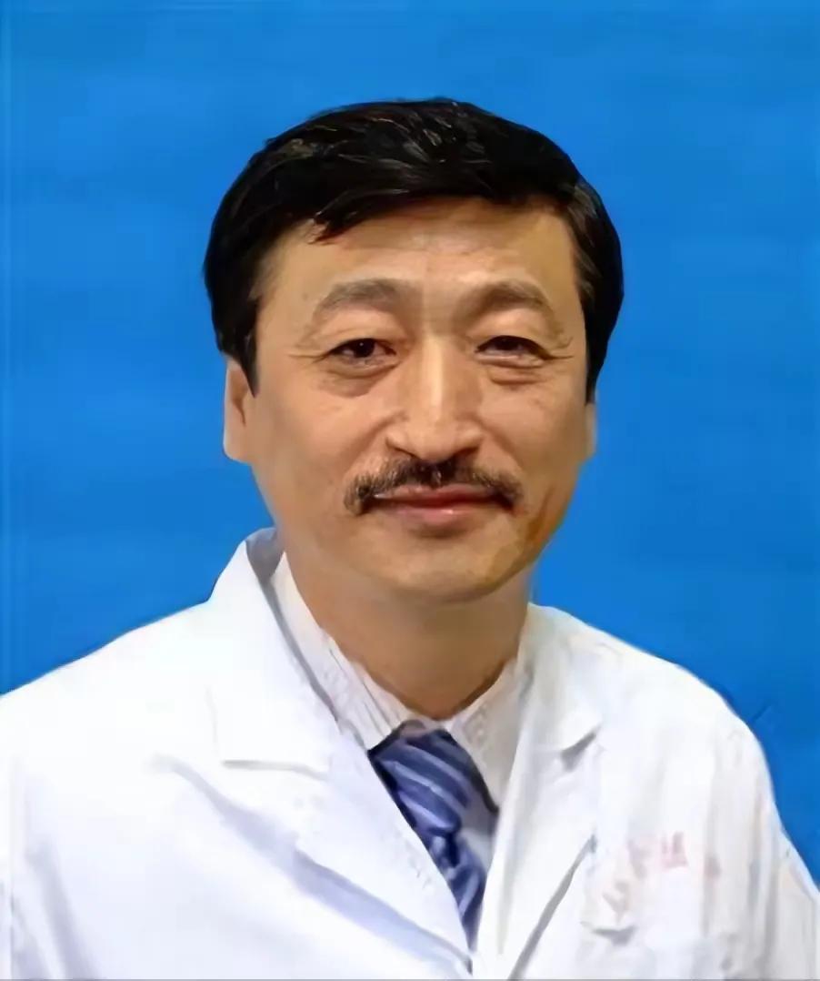 西安红会医院原院长郝定均，这名字在骨科界曾是金字招牌，结果落马后，家里搜出的现金