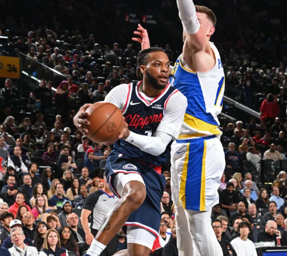 加兰这个防守，在高端局里就是灾难那么小的个子居然脚步跟不上，爱下手，身体薄弱