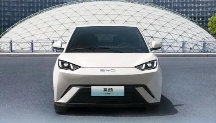 10万以内的三款国产新能源汽车推荐：1，比亚迪海鸥：5.98万起；2024年销