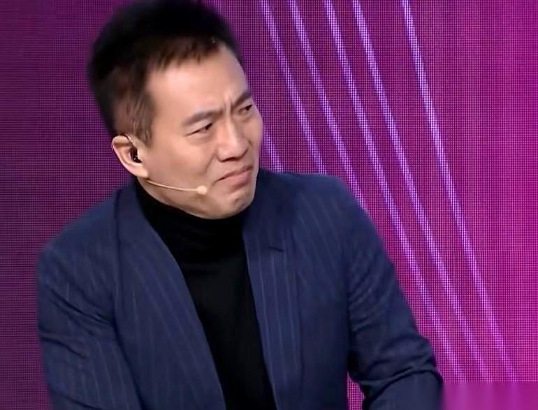 说真的，今晚最让我破防的，不是小伙子们罚进点球那一刻。是脑子里突然闪回两年前，