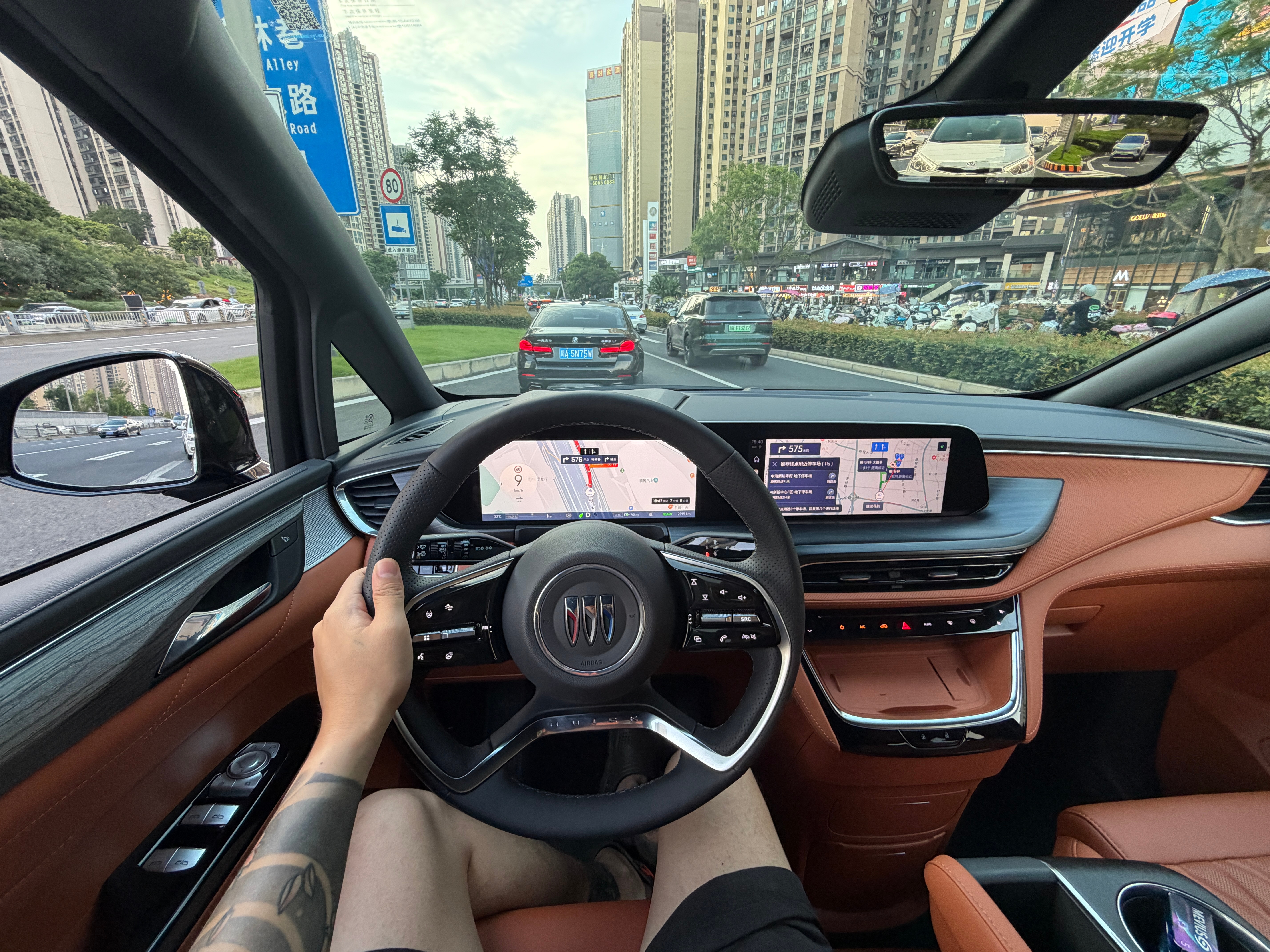 今天开什么车？新别克陆尚GL8PHEV好开好坐好便宜你永远可以相信GL