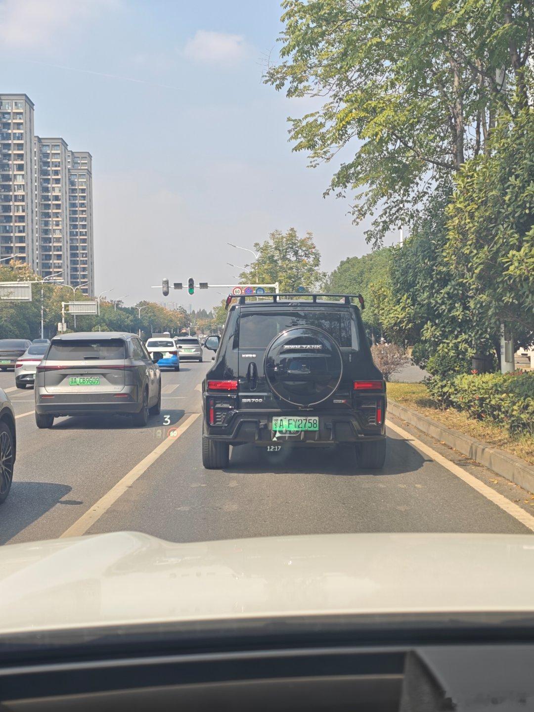 坦克700好大啊但是我更喜欢坦克500的外观等我收到一台500我就马上出发