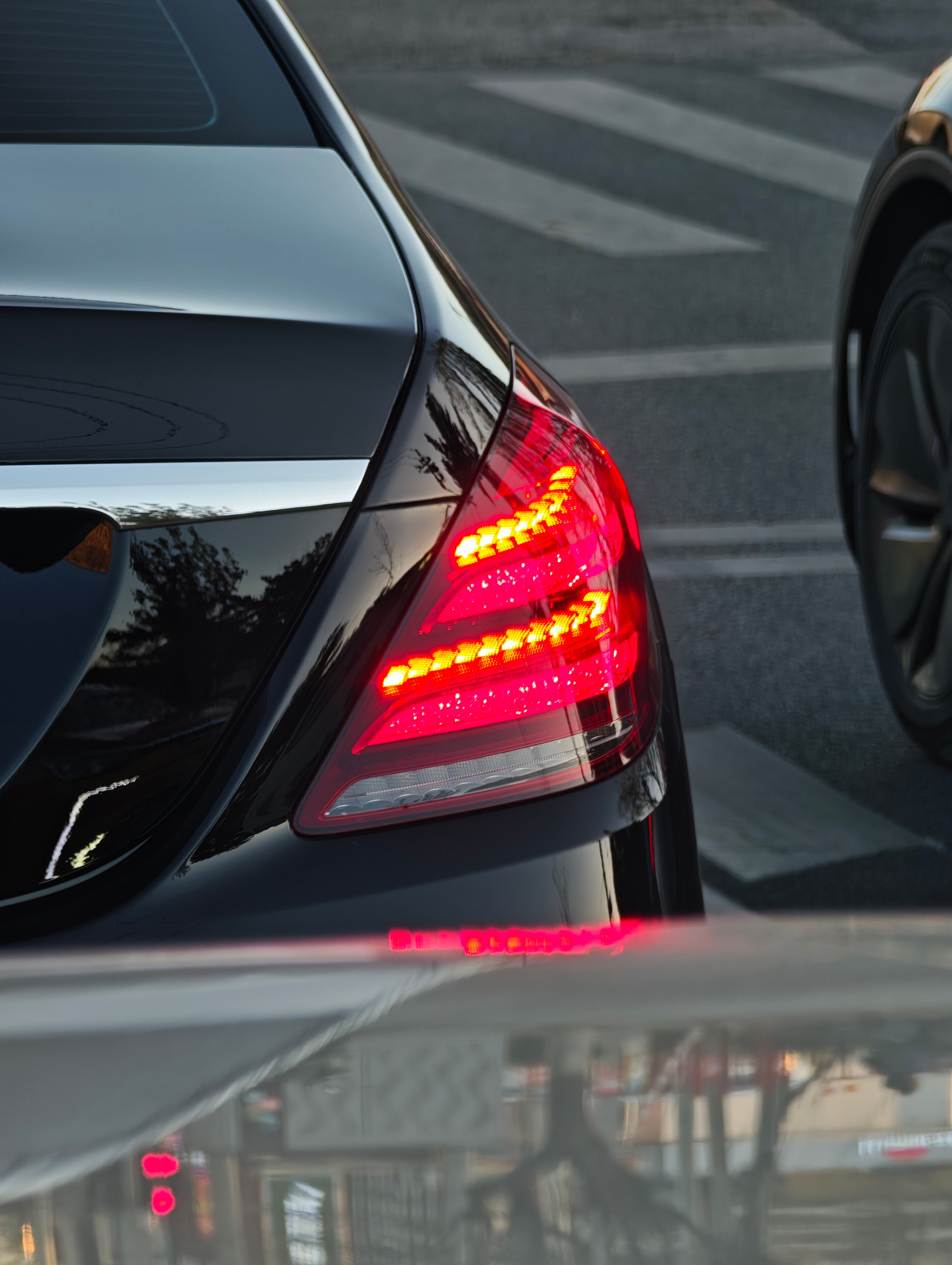 这尾灯绝了，真漂亮啊~