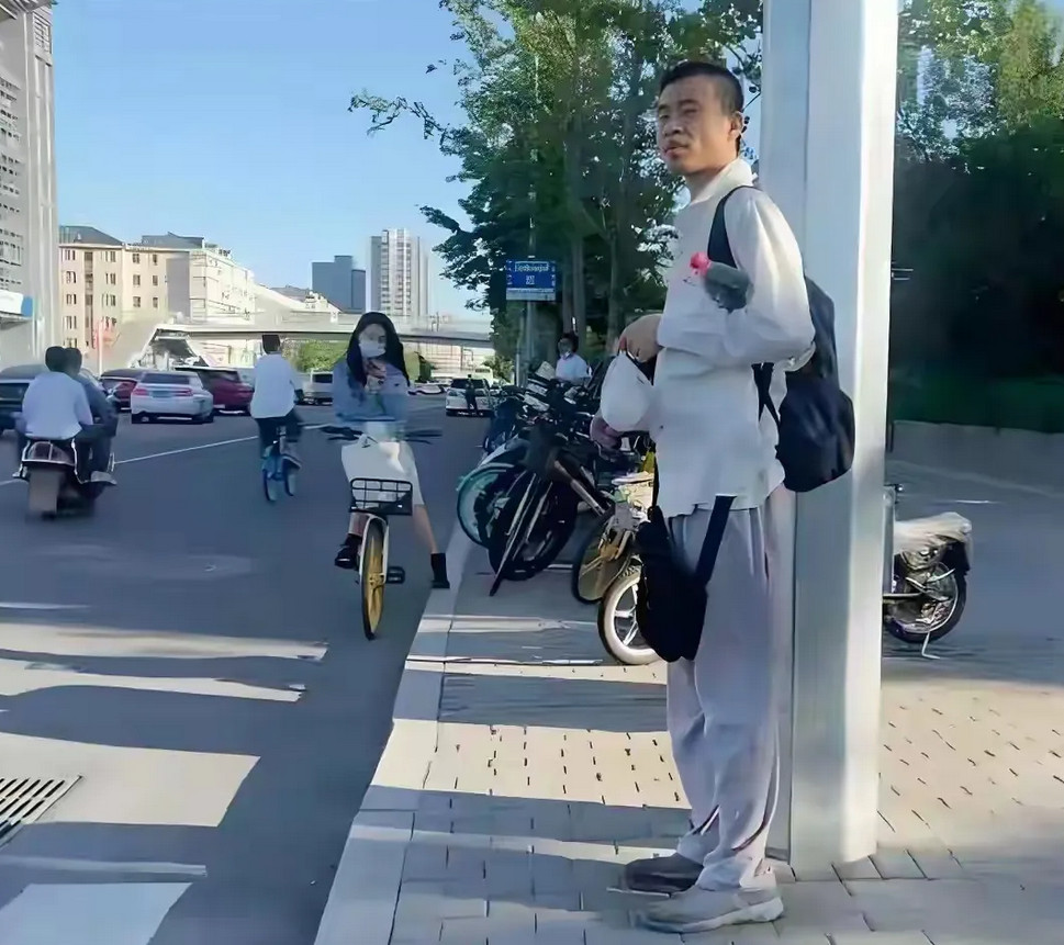 韦东奕带领六名队员横扫奥数赛场，以六个满分金牌追平美国纪录，韦神就是真神啊！