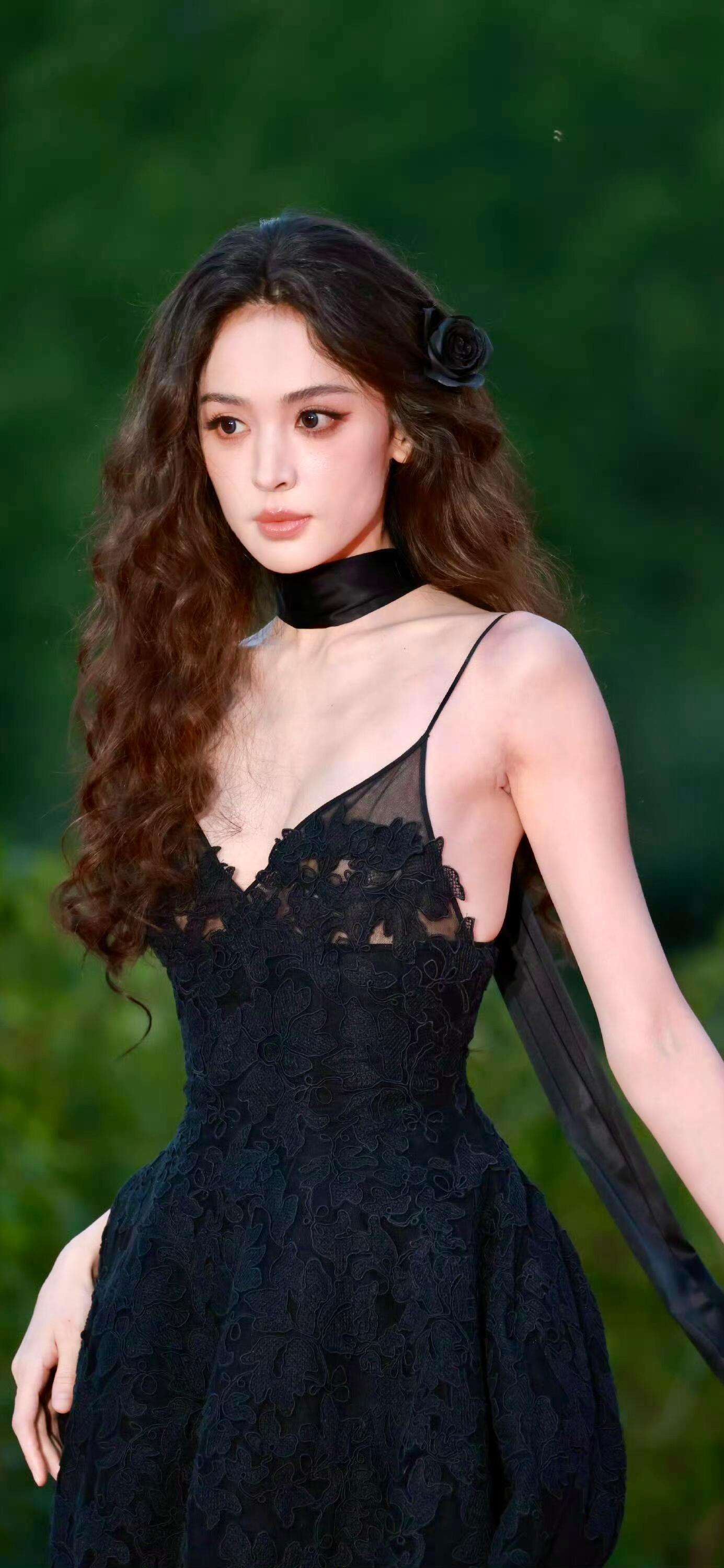 娜扎蕾丝裙好有意思