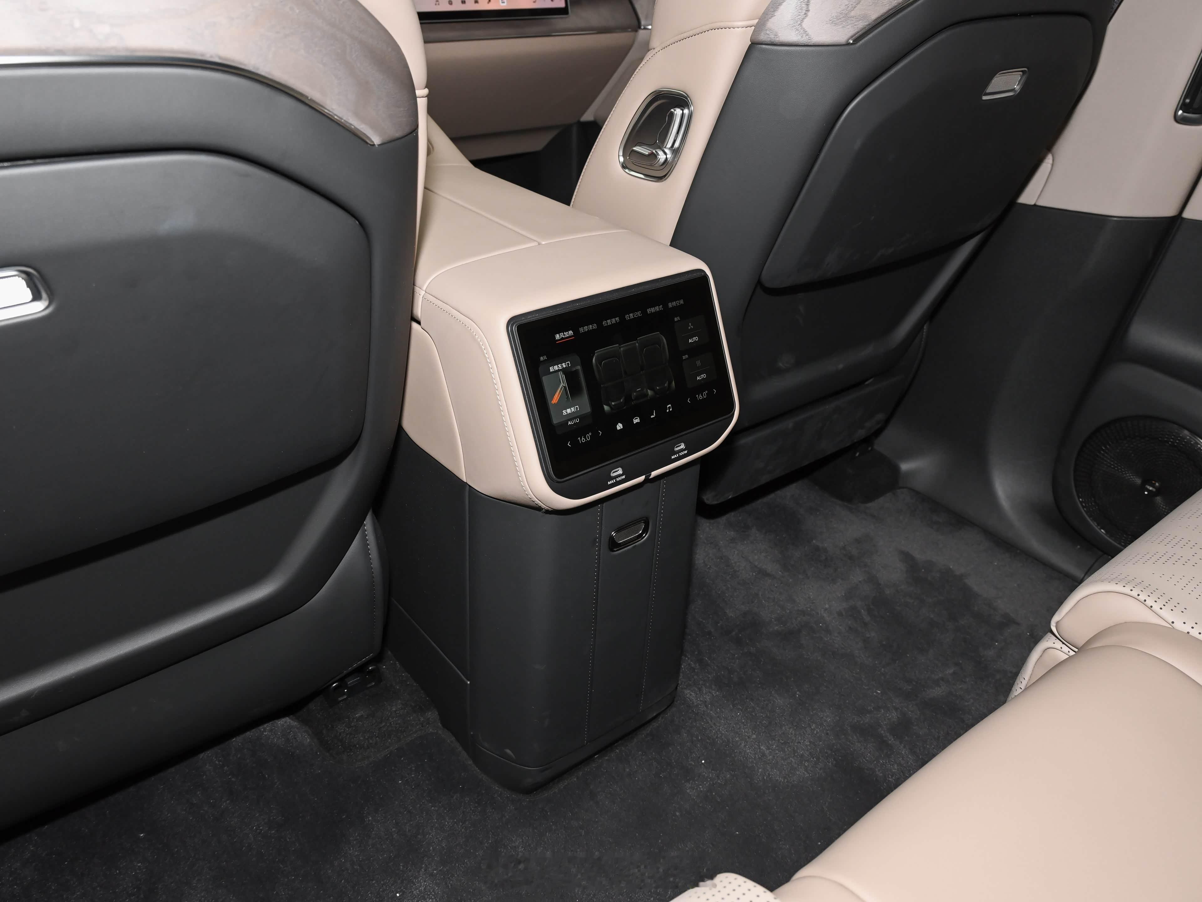极氪8X正式开启预售，标配激光雷达+伊姆斯躺椅预售价37.68-51.68万元插