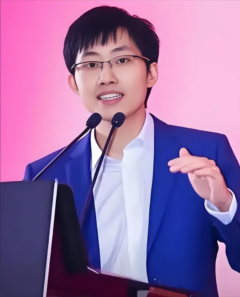 弱弱的问一下，如果梁文峰带着他的量化标准，带着证监会的标准，每秒299次，到美国