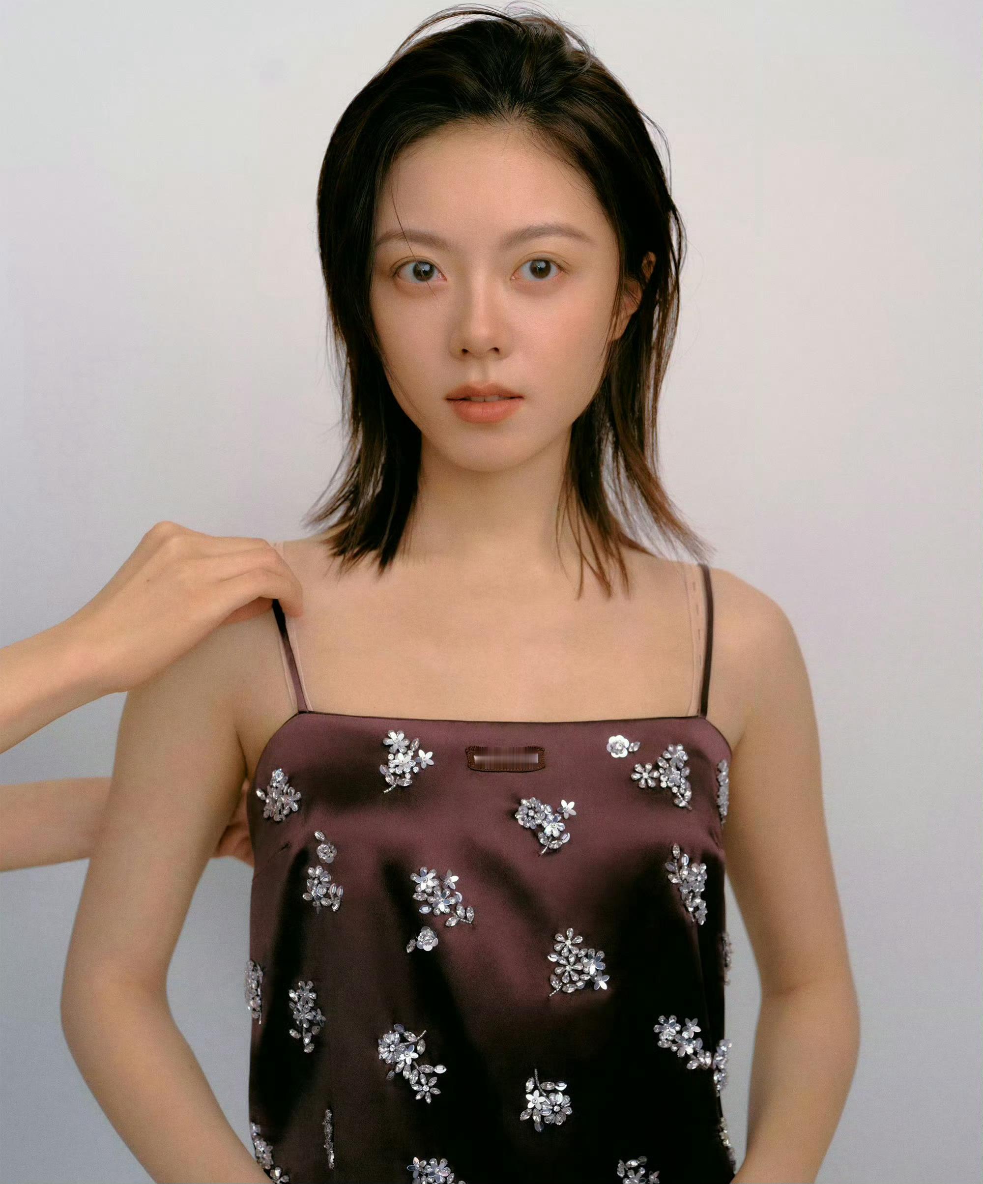 赵今麦×MiuMiuConfidential珍藏定制系列大片风格大赏​