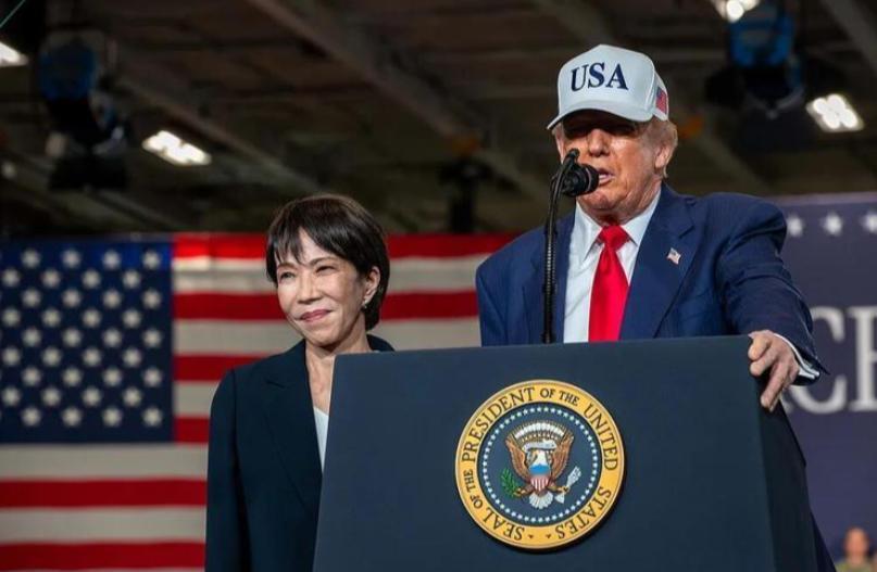 高市早苗急得像热锅上的蚂蚁，放低姿态求见特朗普想巩固同盟关系，没想到白宫一句冷回