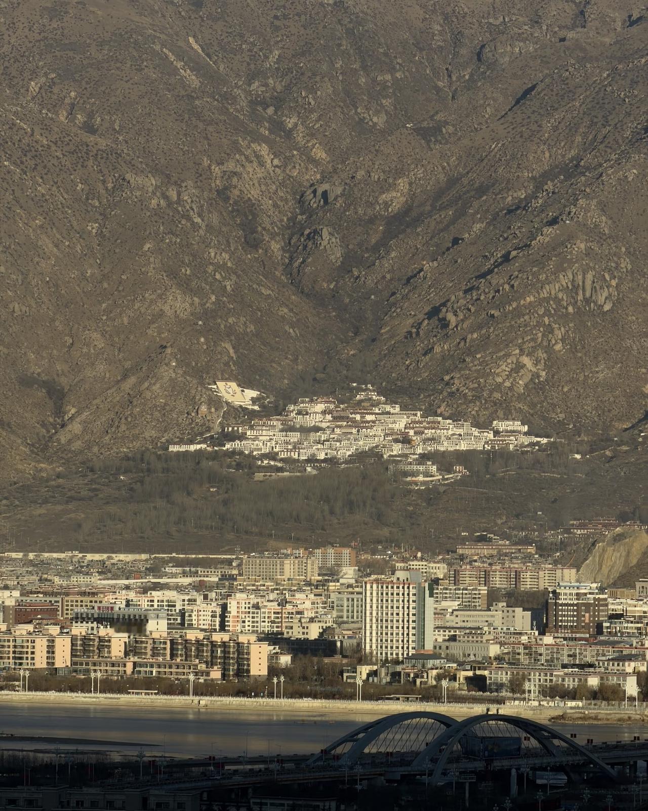 为啥布达拉宫永恒的朝圣地[祈祷][祈祷][祈祷]