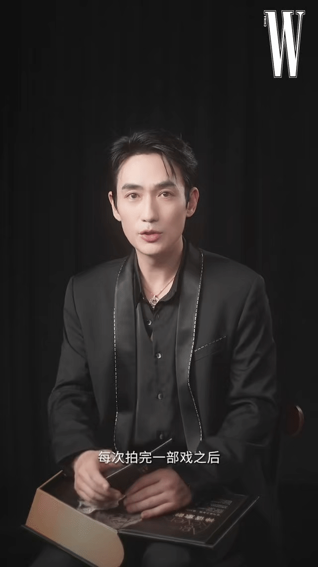 朱一龙最近开始学架子鼓了朱一龙的采访让人很受触动，心里装的全是演戏。他借架子鼓去
