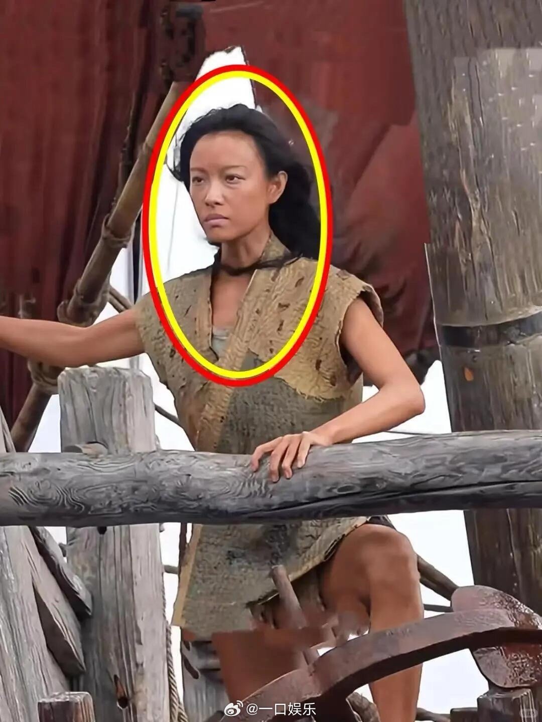 倪妮就算画黑了也还是这么好看啊，果然五官太能打了