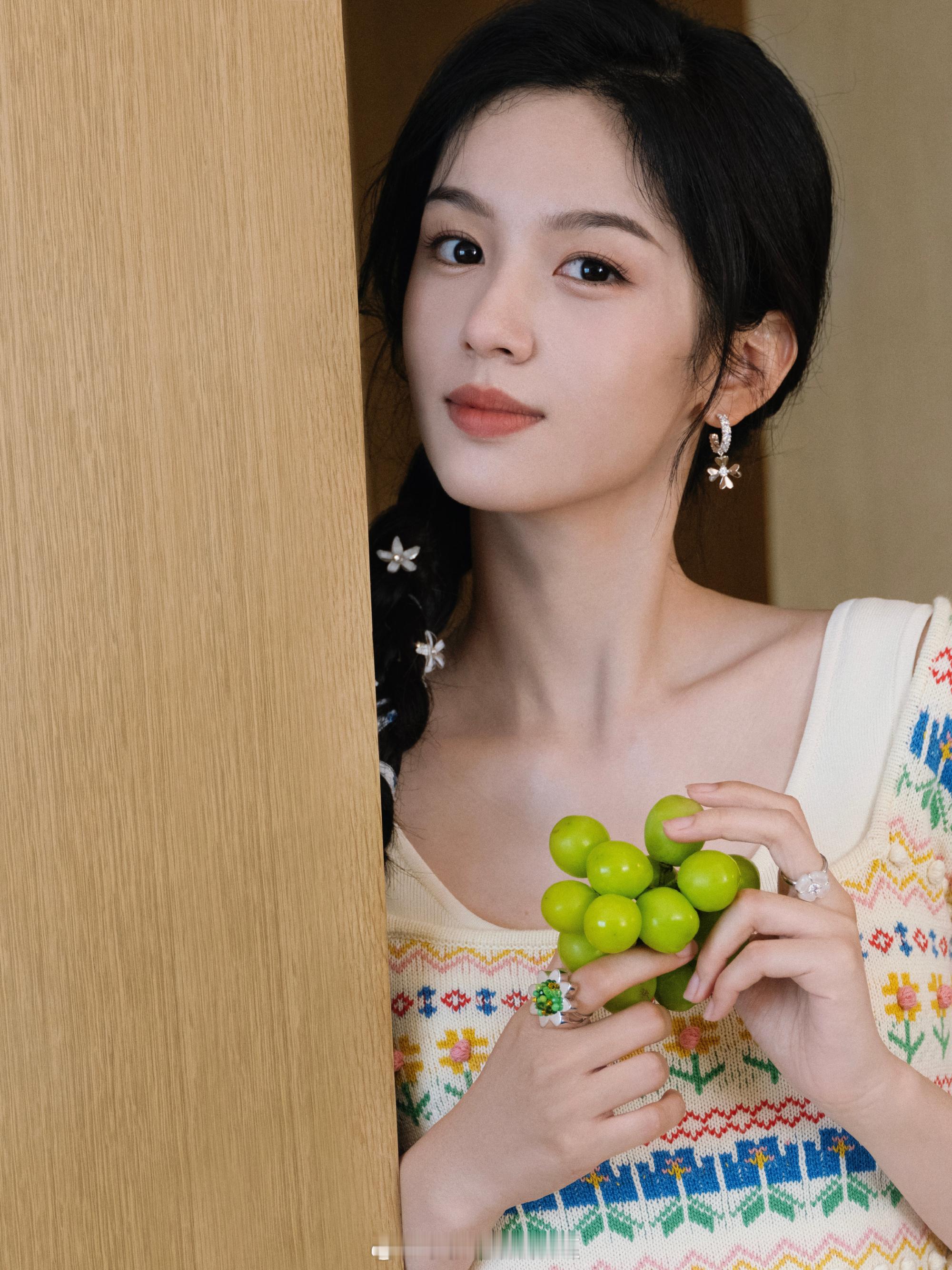 周也好甜的小姐姐​​​