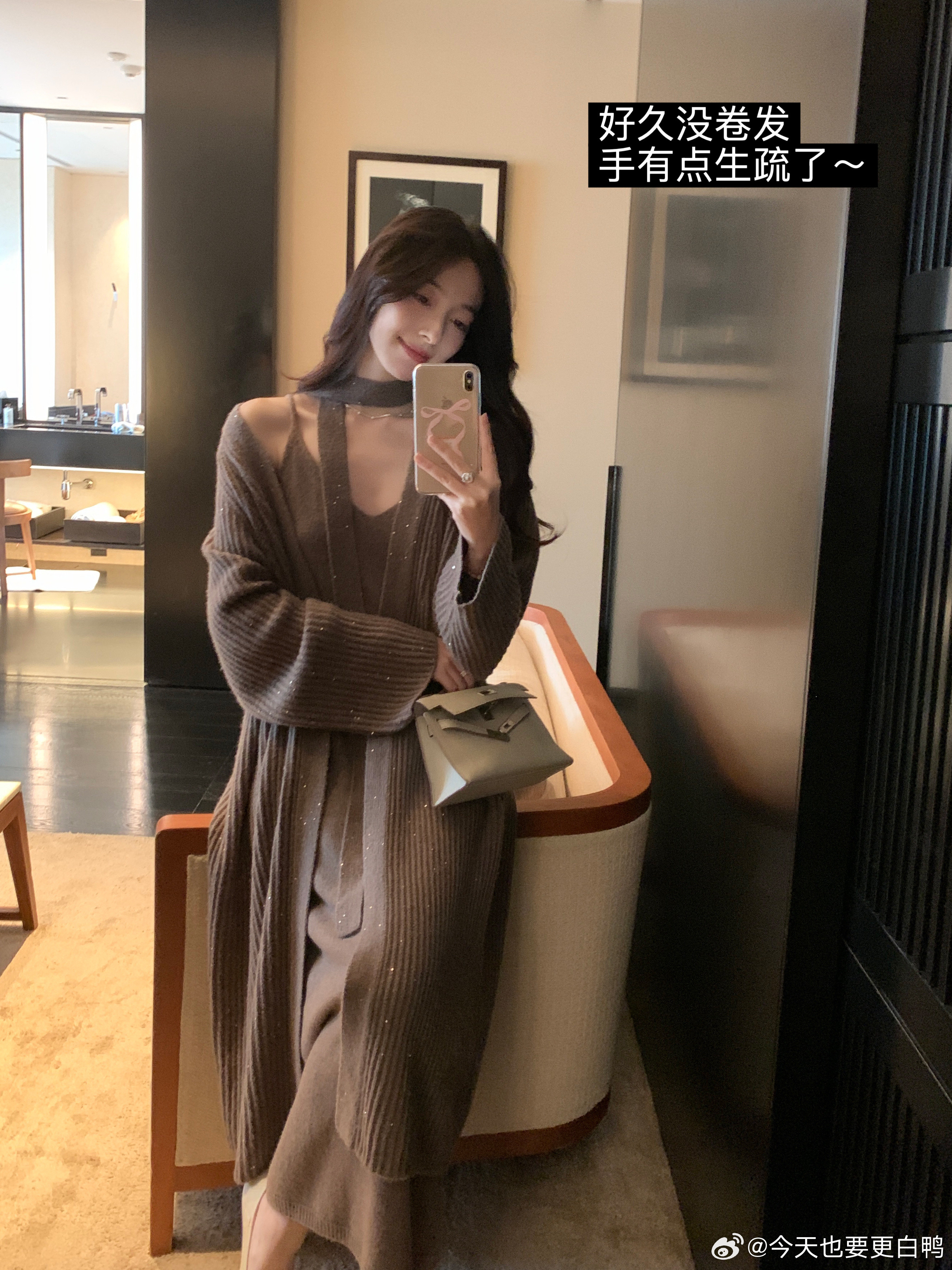 干饭人干饭魂这两天拍了多少套，就吃了多少顿此刻有点过于撑了……​​​