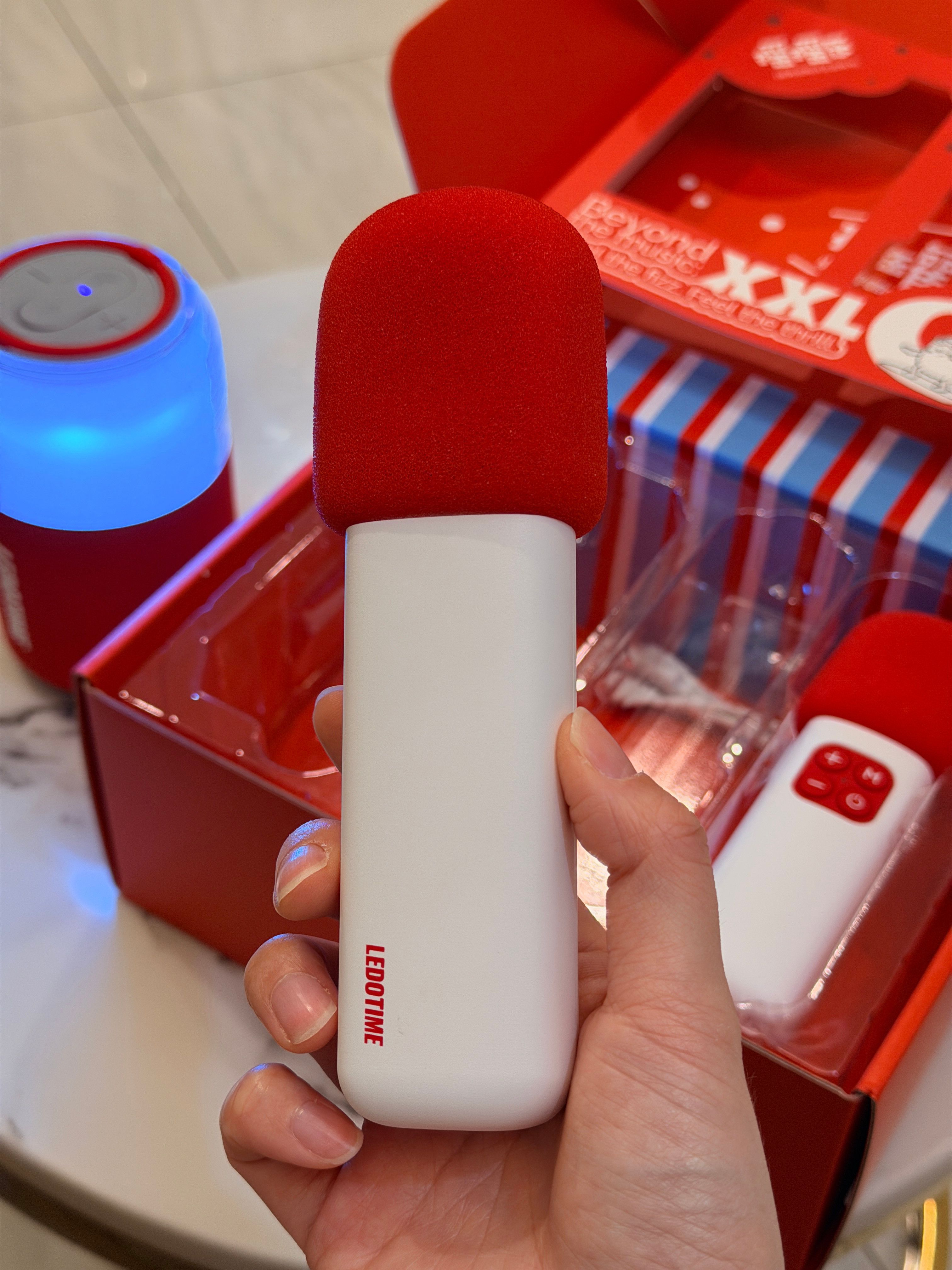 整个年会话筒都快破防了要么像广场舞大爷大妈用的要么太专业还得要功放这会应该没问题