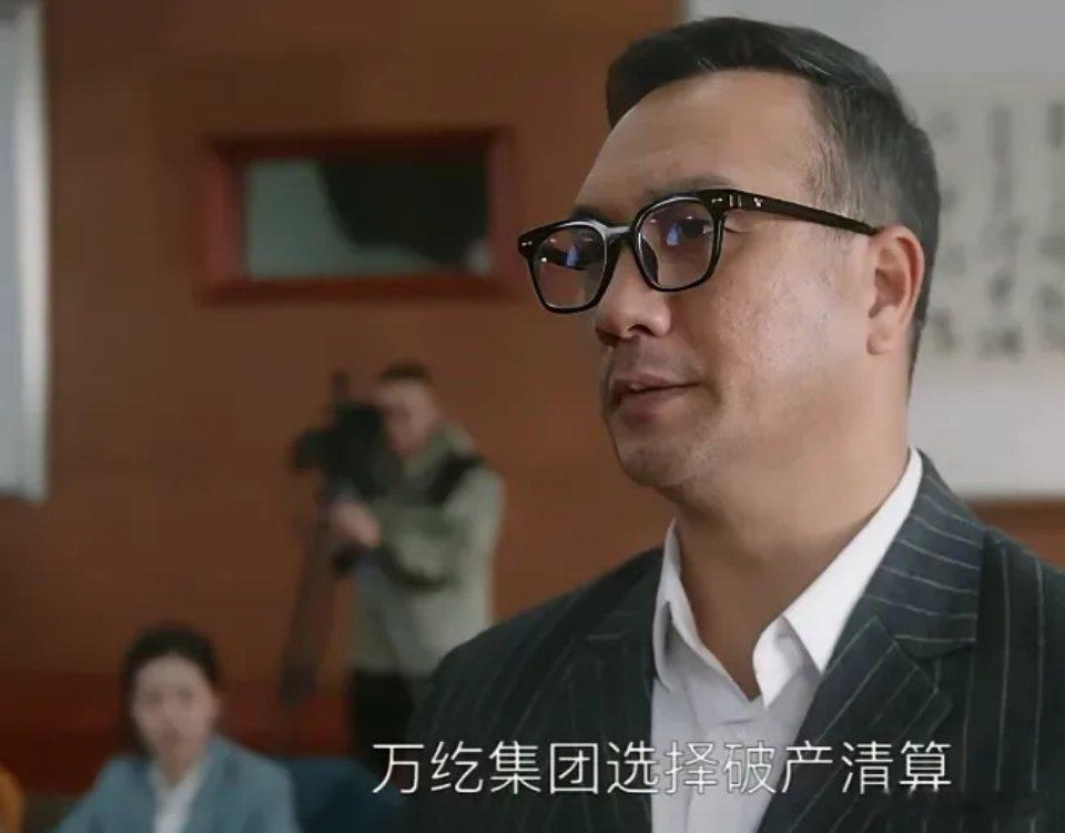 《无所畏惧2》，小迷妹夏舒说：许卓之前有过三任太太，前两任都是他在进看守所的时候