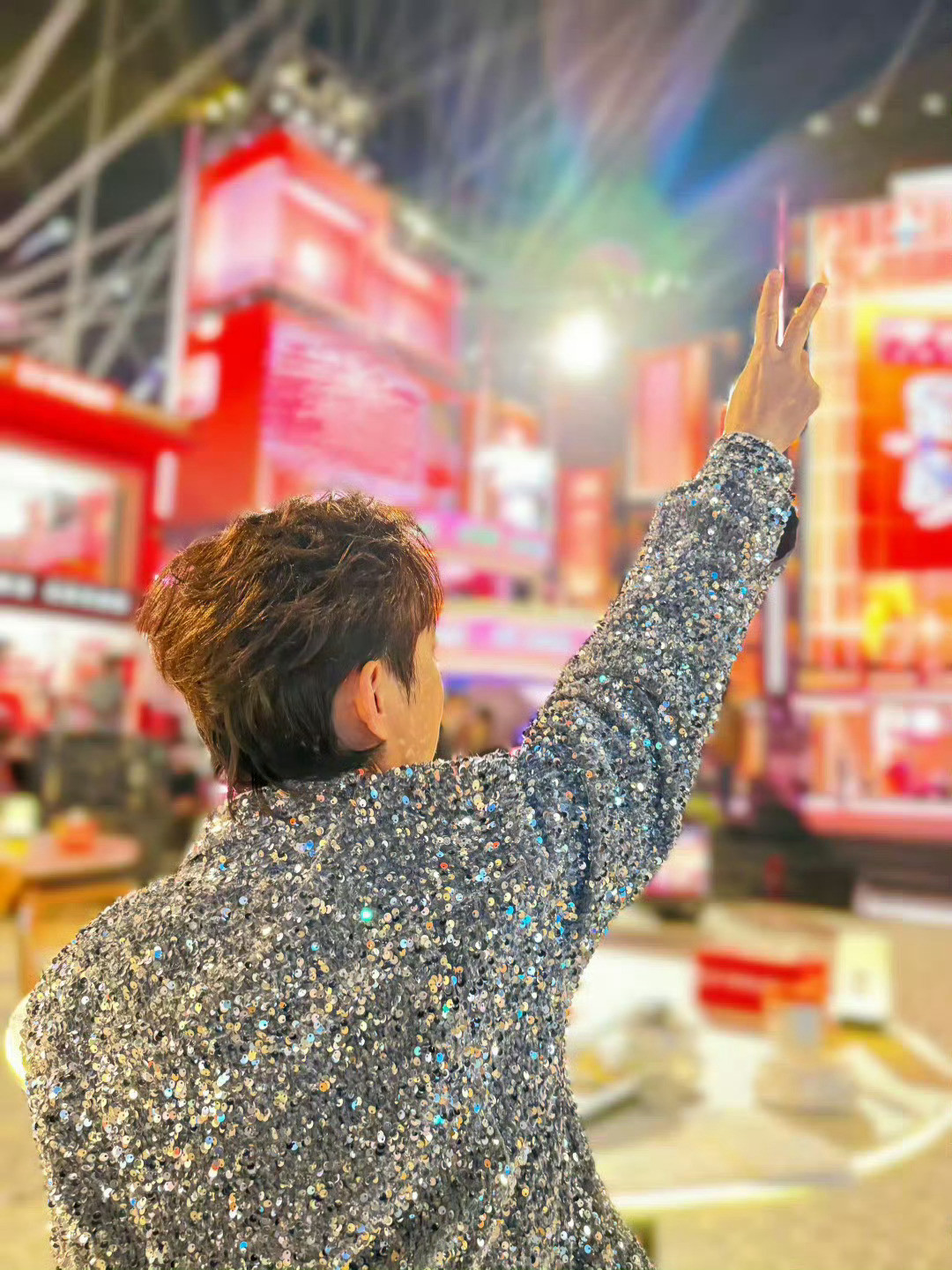 何老师都52岁了，生日快乐