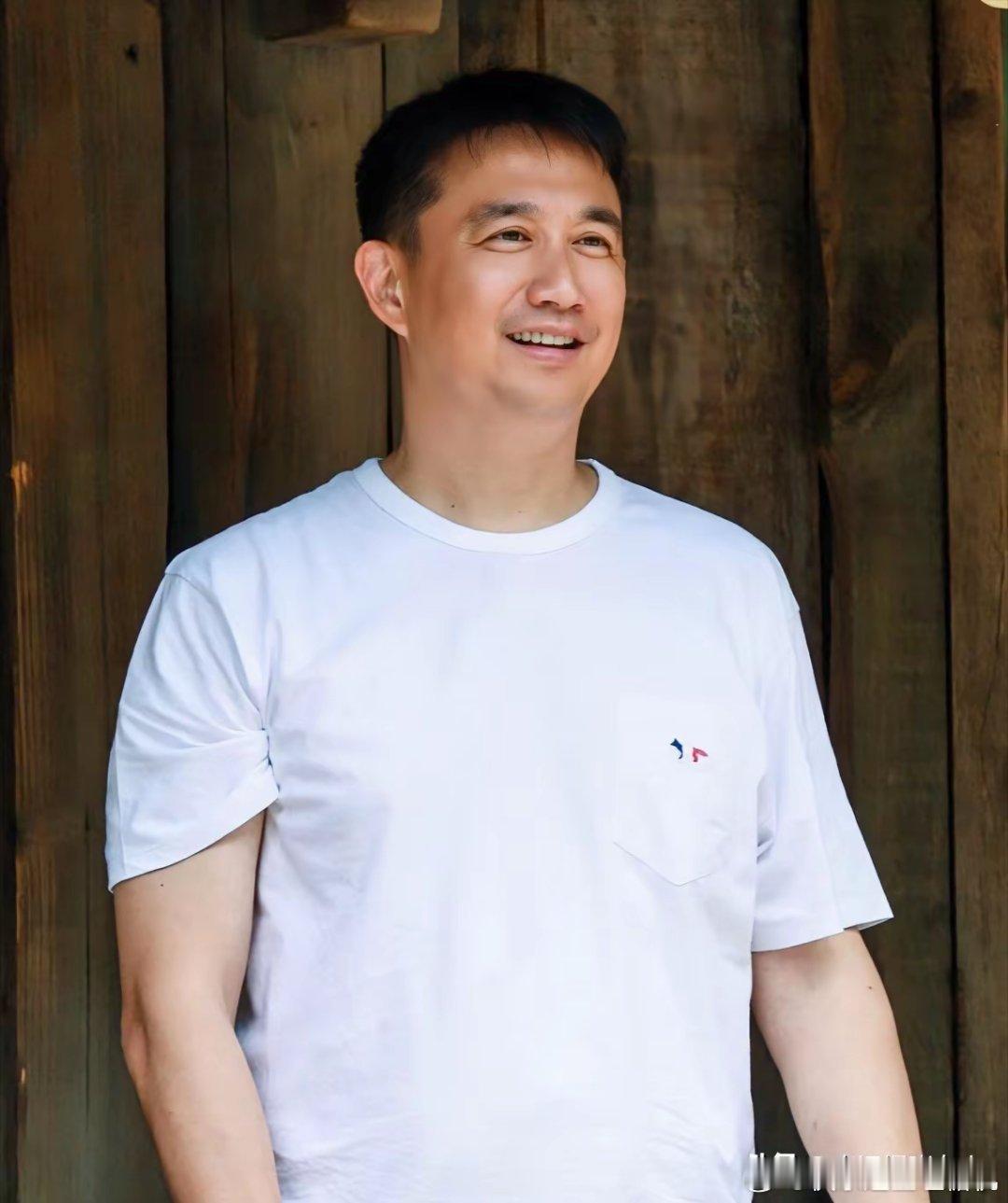 我有一种预感,下一季黄磊肯定不想参加向往的生活了,不是因为他年纪大了,而是因为