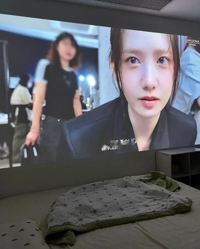 别自欺欺人了！！投影仪真的不能买！！那些总是劝退投影仪的人是不是就想看到这样