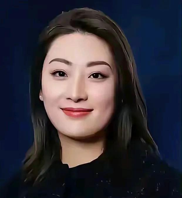 一场闹剧该收场了！杜建英的诉讼被杭州法院驳回。恭喜娃哈哈集团的长公主宗馥莉笑到最