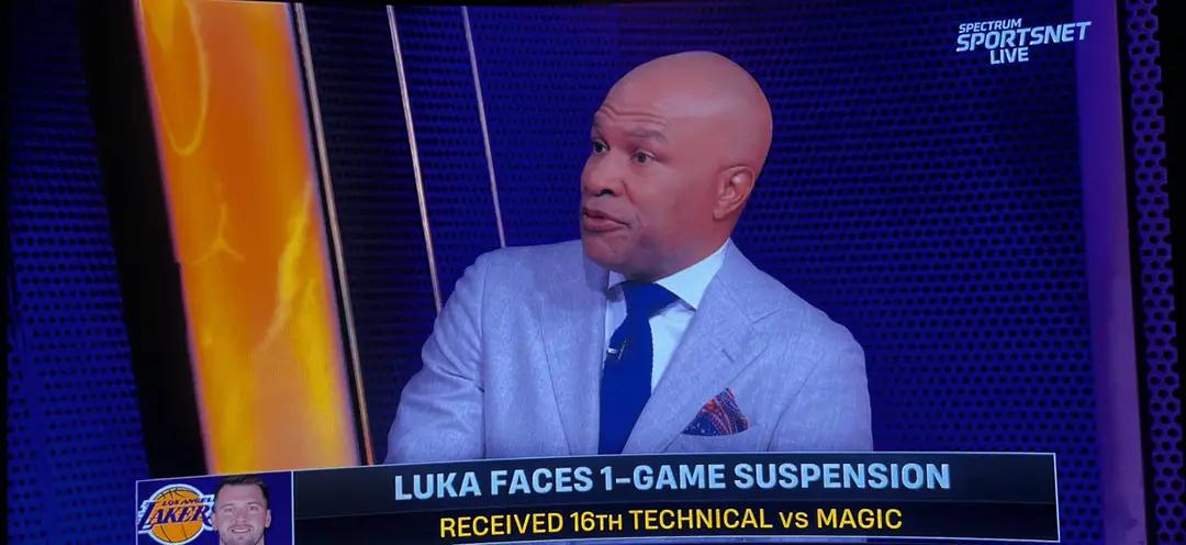 湖人战苦主，费舍尔毒奶来了！明天上午7点，湖人客场挑战活塞。近两个赛季，活塞