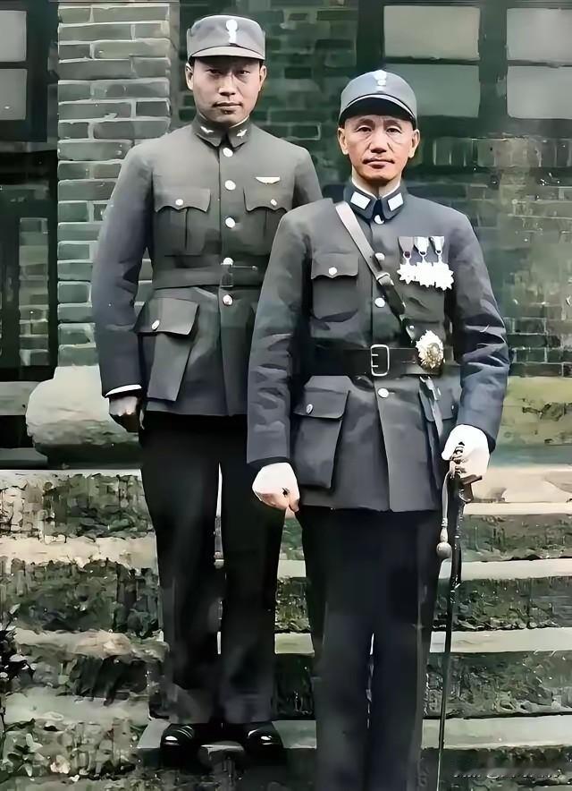 他是老蒋的亲外甥，也是被老蒋寄予厚望的人，他在英国剑桥硕士毕业时，正值抗日战争最