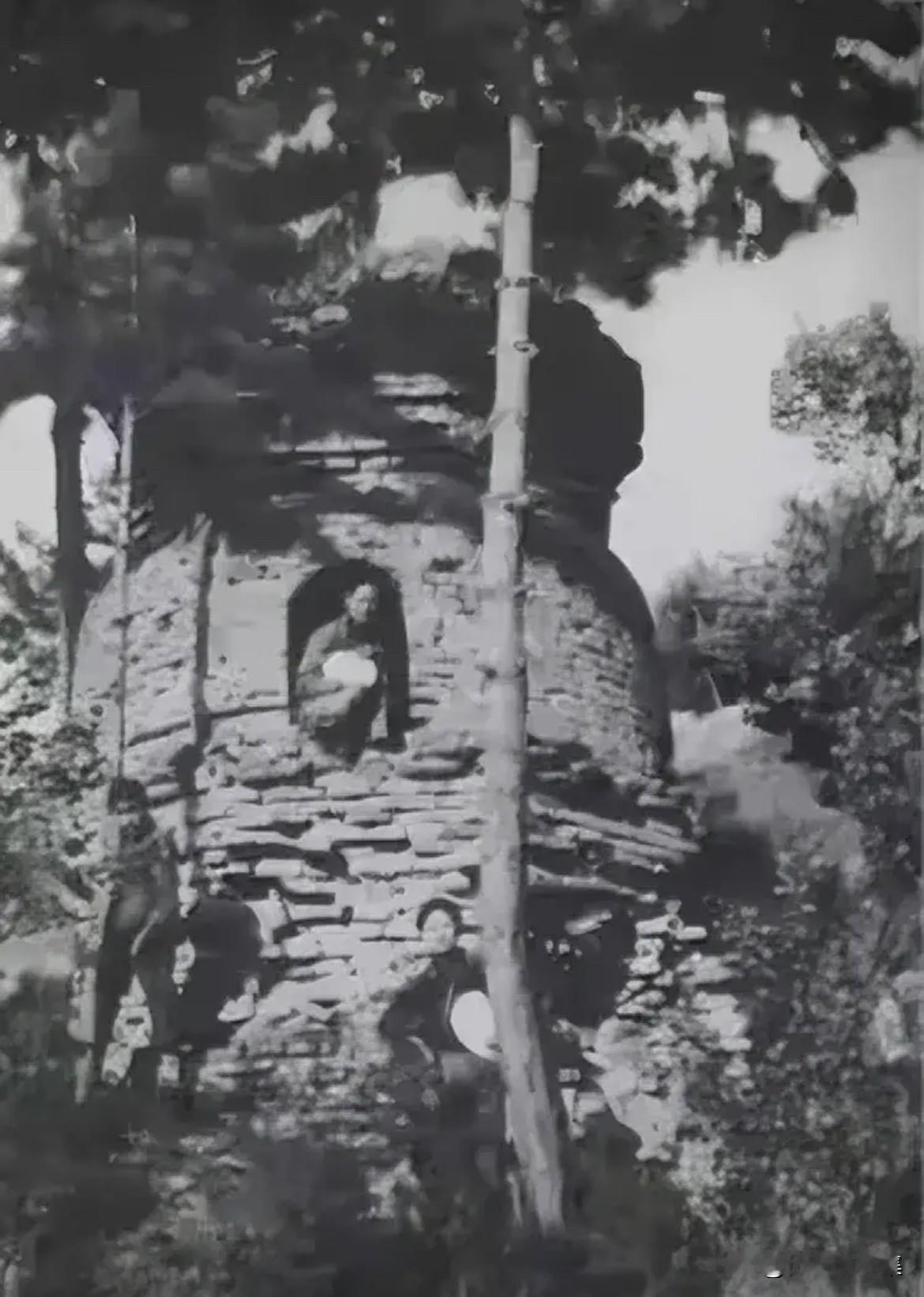 1937年6月，梁思成、林徽因、莫宗江等中国营造学社成员，从北平出发前往山西五台