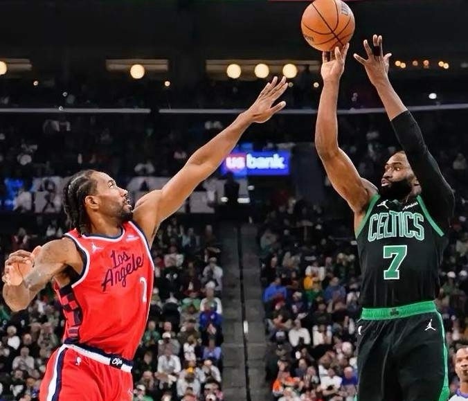 华子，33+3+5，不是今日最佳！布伦森，31+4+4，不是今日最佳！马克西，3