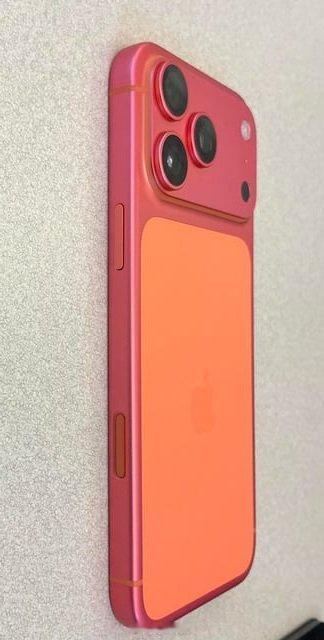 我掉漆了我裂开了我变色了今年iPhone17ProMax的工艺问题真不少呀