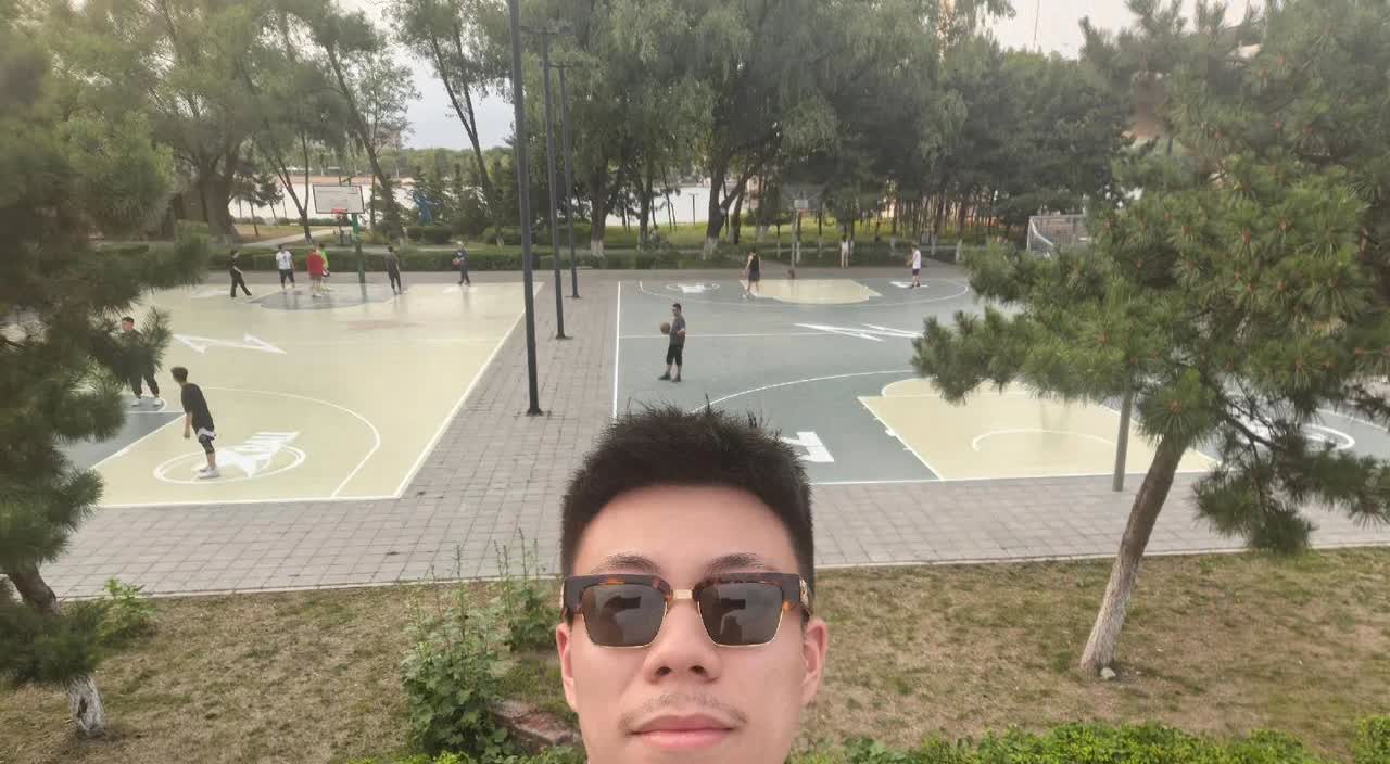 周琦，赵继伟，郭艾伦，张镇麟，王哲林等人在中国男篮夺得亚洲杯亚军后纷纷挨骂，其中