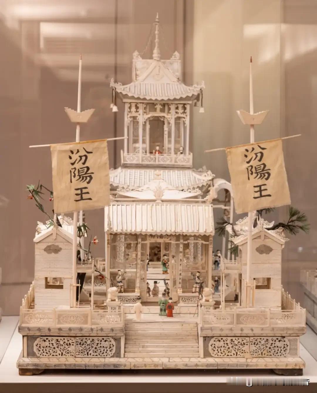 嘉庆皇帝送给拿破仑老婆的国礼半路上被英国人抢了结果现在却摆在法国的博物馆里连法国