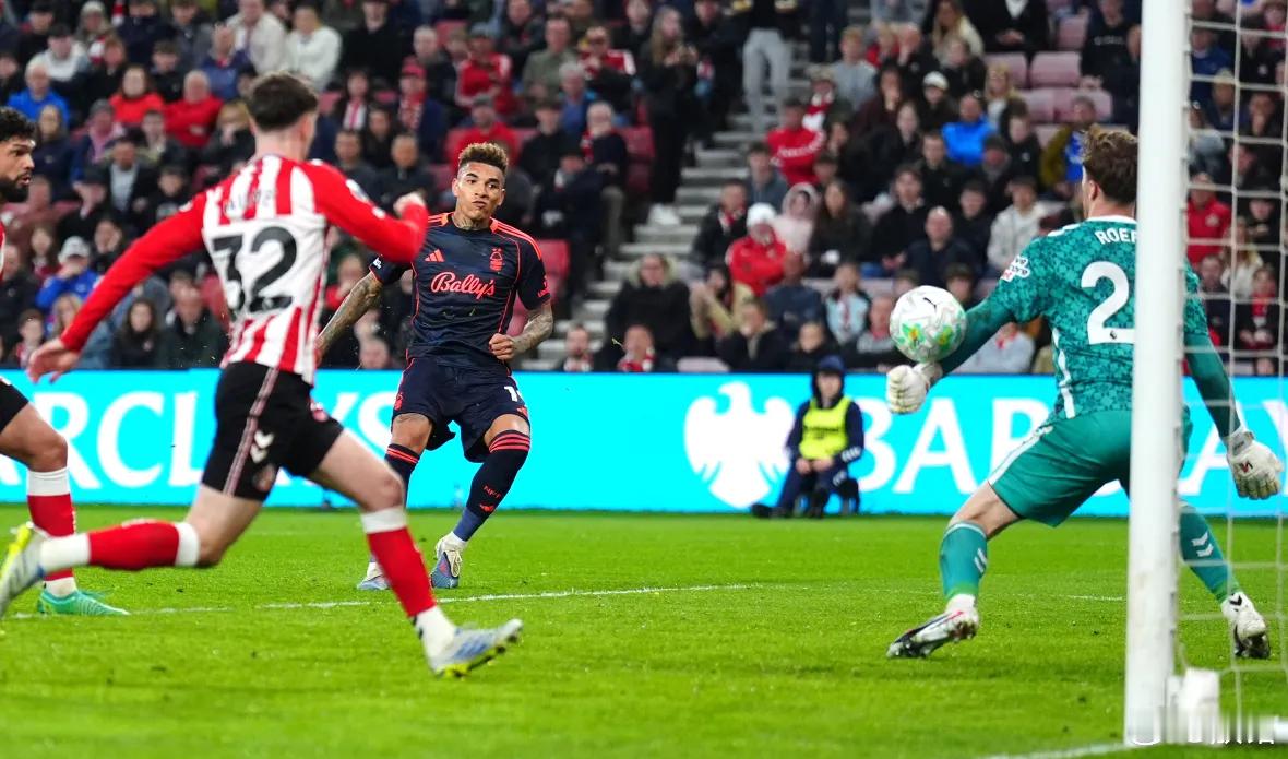 桑德兰0比5诺丁汉森林诺丁汉森林突然变这么强了吗？当桑德兰的球员看起来集体罢工