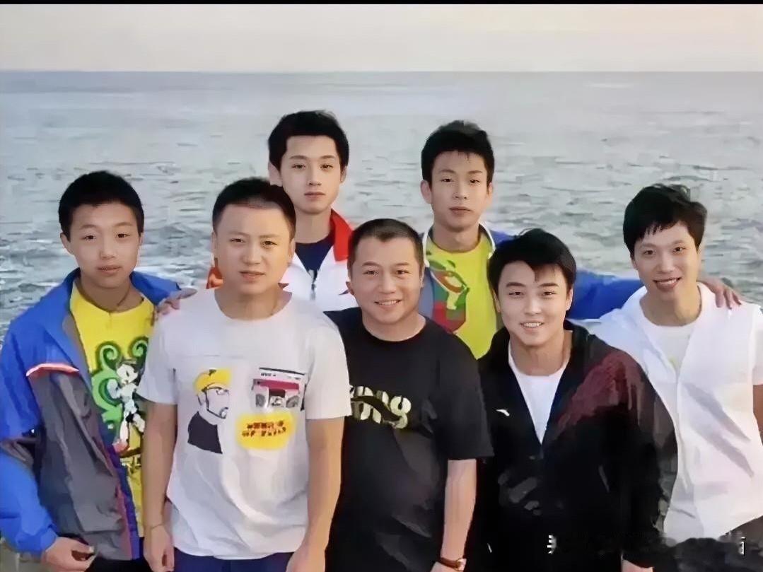 能全部认出这7位小帅哥的，绝对是真正的体育迷了，他们年轻的时候好青涩，帅气又迷人