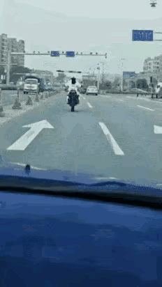 不得不说，这下车的方式很熟悉啊[捂脸哭][捂脸哭][捂脸哭]