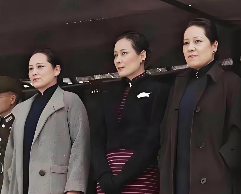 这三位民国最顶流的“名媛”。网上总说她们“一个爱钱，一个爱国，一个爱权”，这