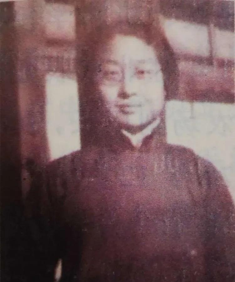 抗日巾帼英豪——杨淑英1936年4月，杨淑英光荣地加入了中国共产党。入党之后