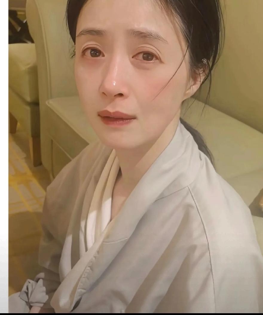 蒋欣快醒醒！为减肥饿到深夜痛哭，真的没必要跟自己死磕！171cm、125斤