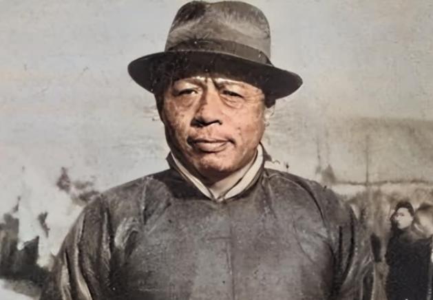 1944年，八路军干部陈克被俘，临刑前，一名“汉奸”自告奋勇充当行刑人，两声枪响