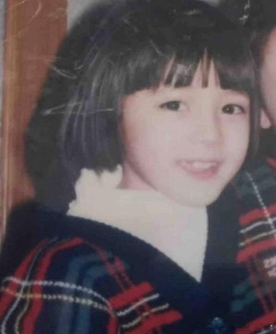热巴从小美到大真的是按比例长大的小孩迪丽热巴